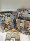 New small daisy paper bag, only available with purchase of products, gift box packaging bag