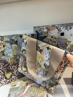 New small daisy paper bag, only available with purchase of products, gift box packaging bag